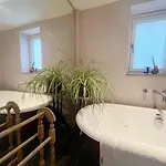 شقة One Bedroom Basement Flat In Canynge Square *