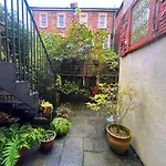 One Bedroom Basement Flat In Canynge Square *