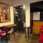 아파트 One Bedroom Basement Flat In Canynge Square