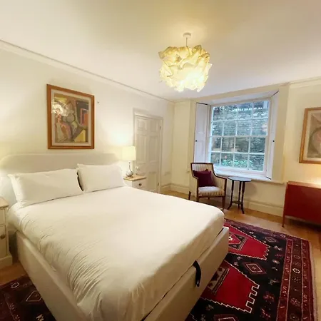 One Bedroom Basement Flat In Canynge Square Lejlighed *