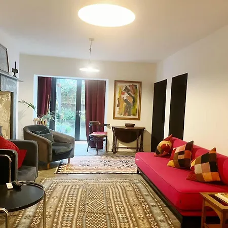 One Bedroom Basement Flat In Canynge Square * Bristol