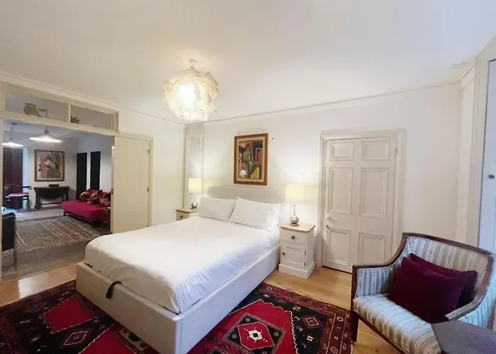 One Bedroom Basement Flat In Canynge Square Lejlighed